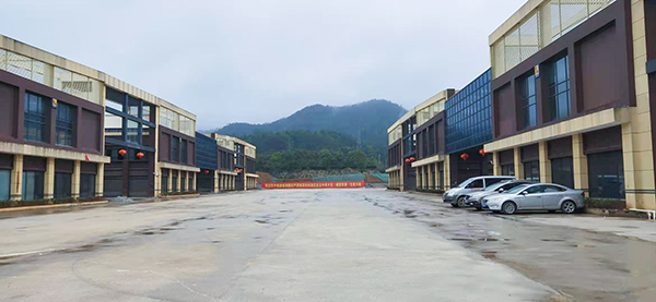 MS - 美狮贵宾会董事长冯卫兵与临湘市委副书记、市长廖星辉敦睦互换(图2) MS - 美狮贵宾会董事长冯卫兵与临湘市委副书记、市长廖星辉敦睦互换(图2)