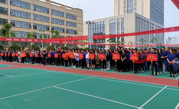 ��ӭ��һ���ľ�ͷ���������º��ع�˾���볣�¸������׽�ְ���κӽ���չ���(ͼ1)