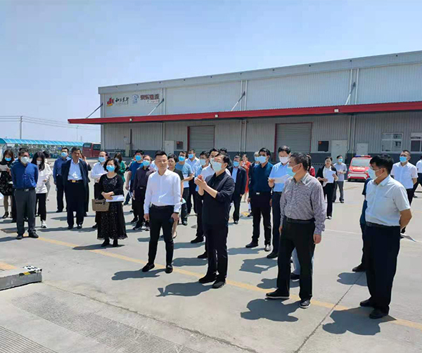 吐鲁番市政协党组书记、主席胡国辉一行调查MS - 美狮贵宾会-京东华北物流基地(图1) 吐鲁番市政协党组书记、主席胡国辉一行调查MS - 美狮贵宾会-京东华北物流基地(图1)