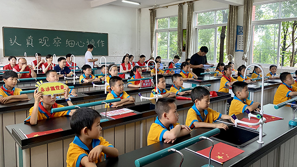 ���º��ص�֧������װѧʷ����ױУ������(ͼ2)