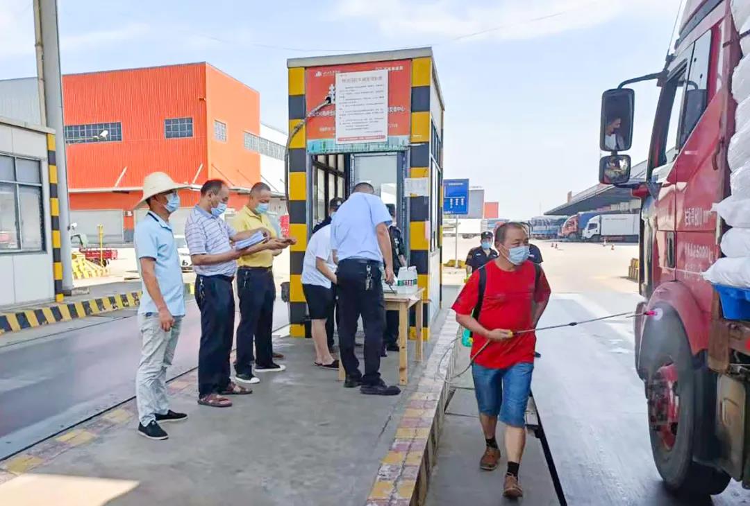 湖南高星物流园战疫一线:用“劳累指数”换“安全指数”(图3) 湖南高星物流园战疫一线:用“劳累指数”换“安全指数”(图3)